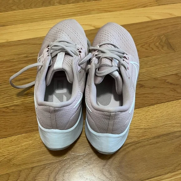 Nike Women's Pegasus 38 Running Shoes - Picture 5 of 5